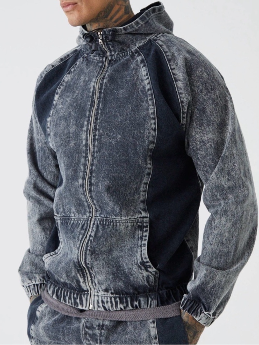 BoohooMAN Stonewash Denim w/Black Panel -L